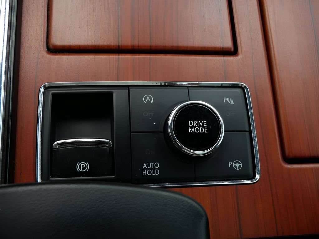 Used 2021 Lincoln Navigator L Reserve w/ Equipment Group 208A AWD/4WD image 25