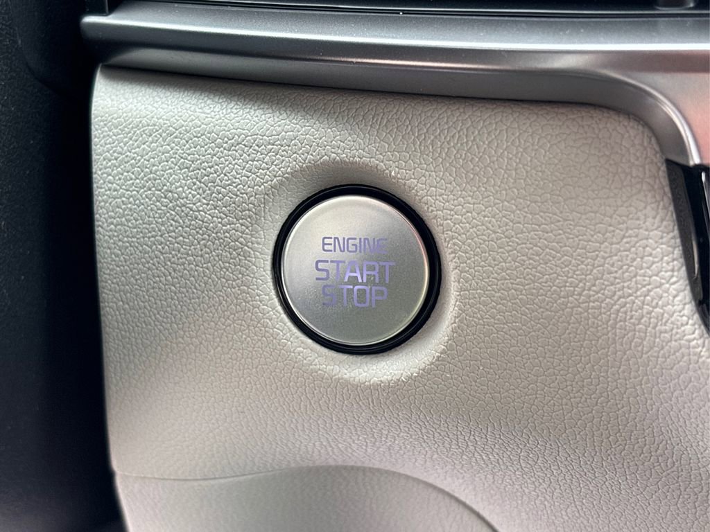 Certified 2025 Kia Sorento S w/ Panoramic Sunroof Package image 25