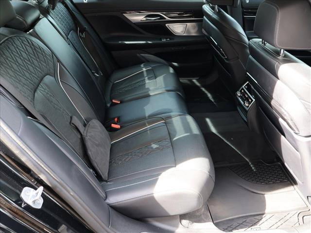 Used 2020 BMW 745e xDrive AWD/4WD image 29