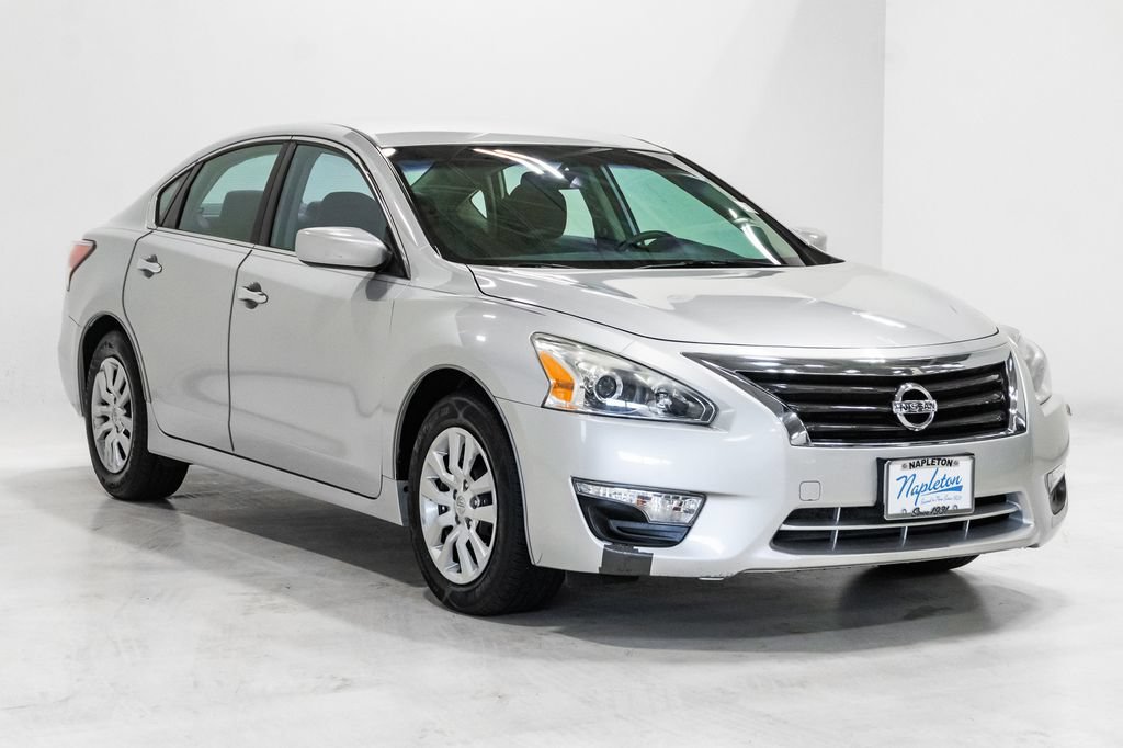 Used 2014 Nissan Altima 2.5 S w/ Display Audio Package FWD image 6