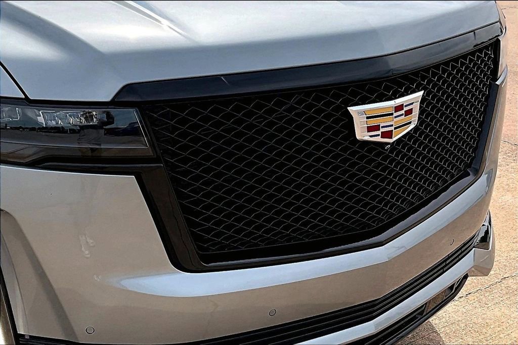 Used 2023 Cadillac Escalade Sport w/ Touring Package AWD/4WD image 29