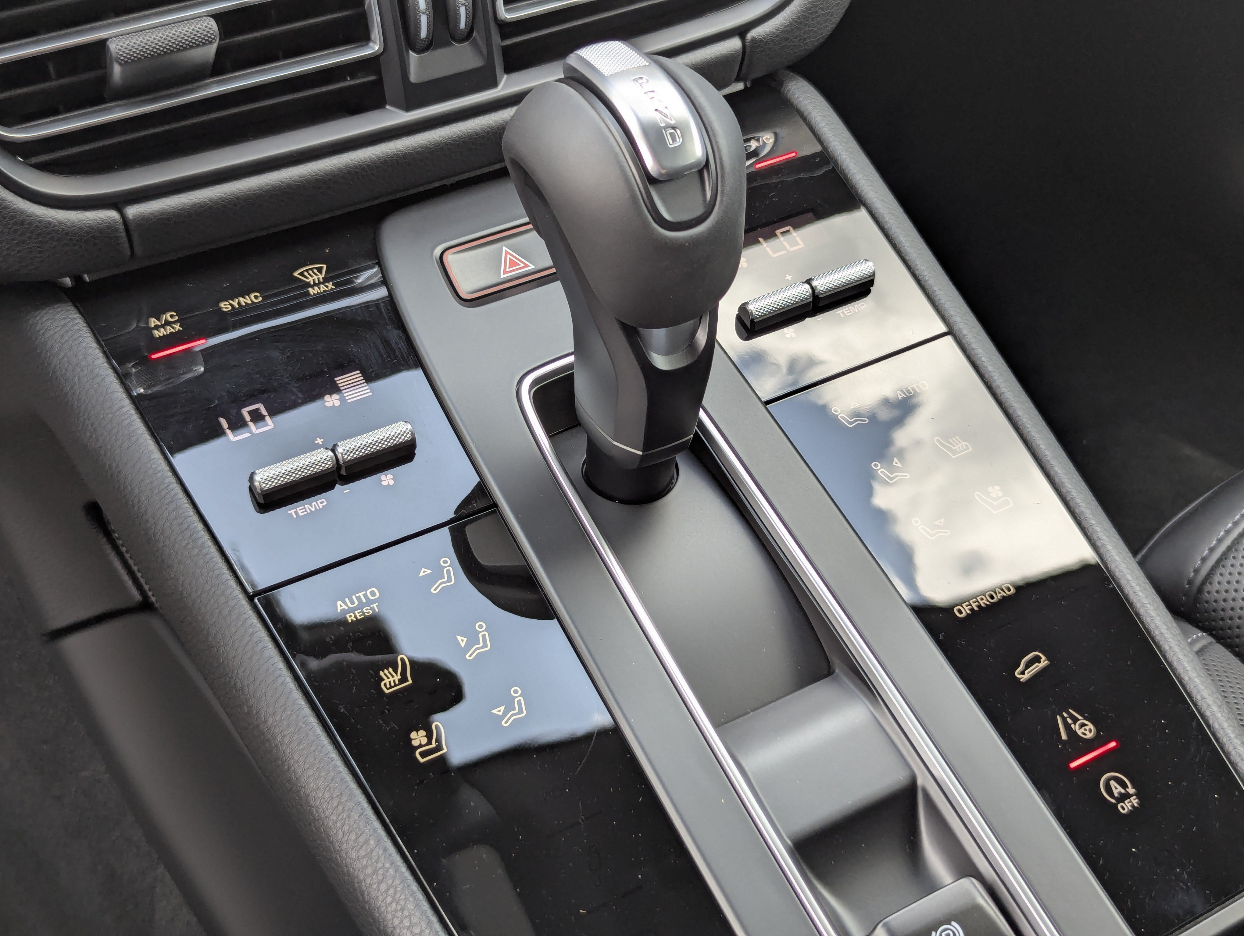 New 2026 Porsche Macan AWD/4WD image 30