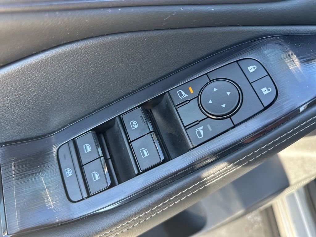 Used 2024 Nissan Rogue SV image 16