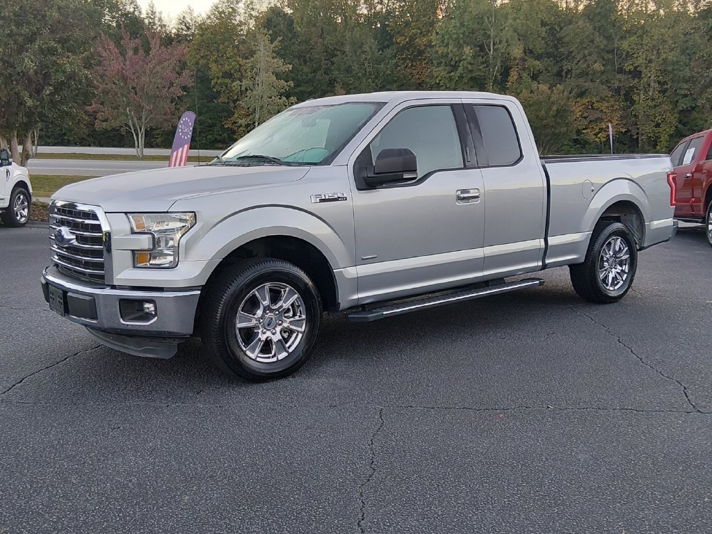 Used 2017 Ford F150 XLT w/ Equipment Group 302A Luxury RWD image 8
