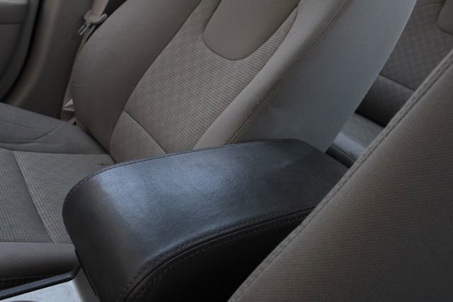 Used 2011 Ford Fusion SE FWD image 16