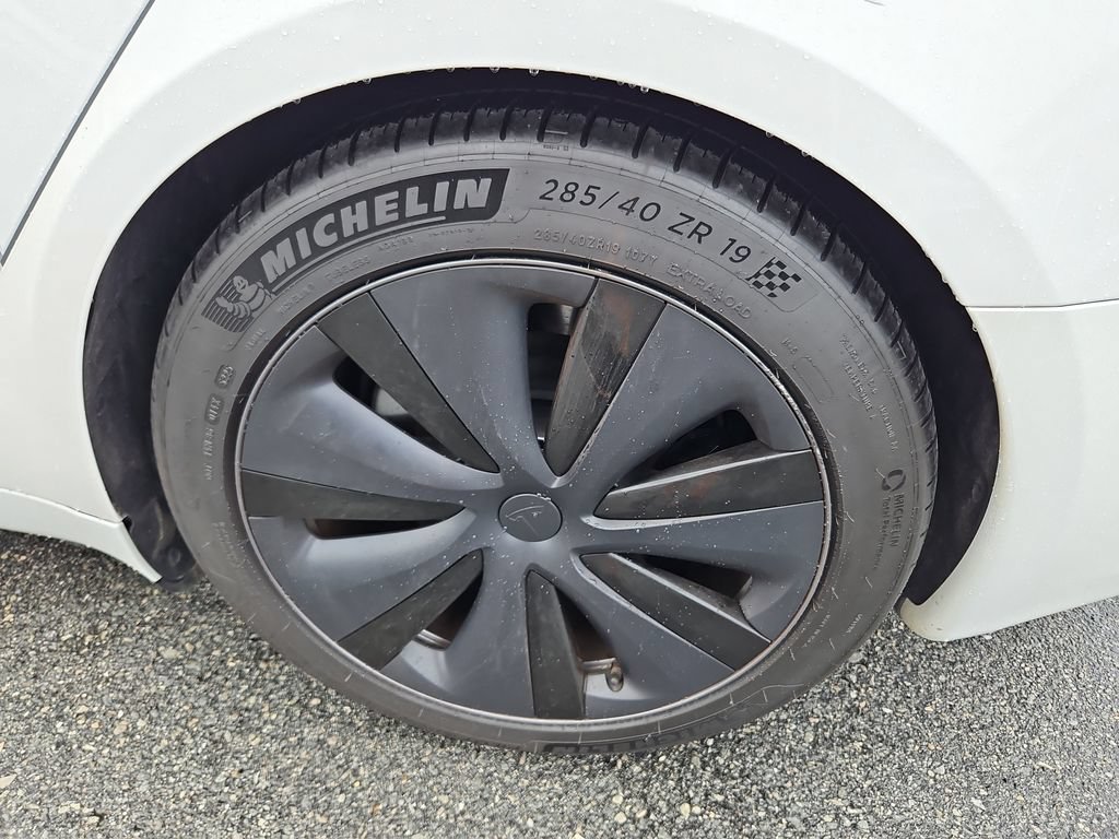 Used 2022 Tesla Model S AWD/4WD image 30