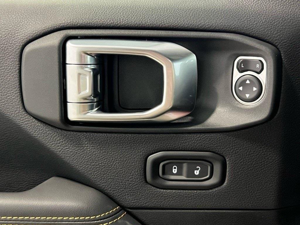 New 2025 Jeep Wrangler Rubicon 392 image 28