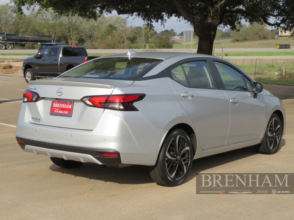 Used 2024 Nissan Versa SR image 6