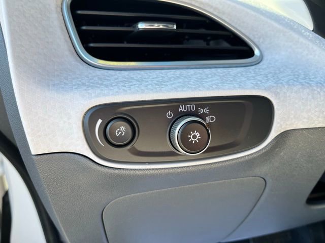 Used 2020 Chevrolet Bolt Premier w/ Infotainment Package image 31