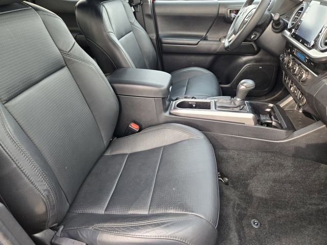 Used 2022 Toyota Tacoma Limited image 15