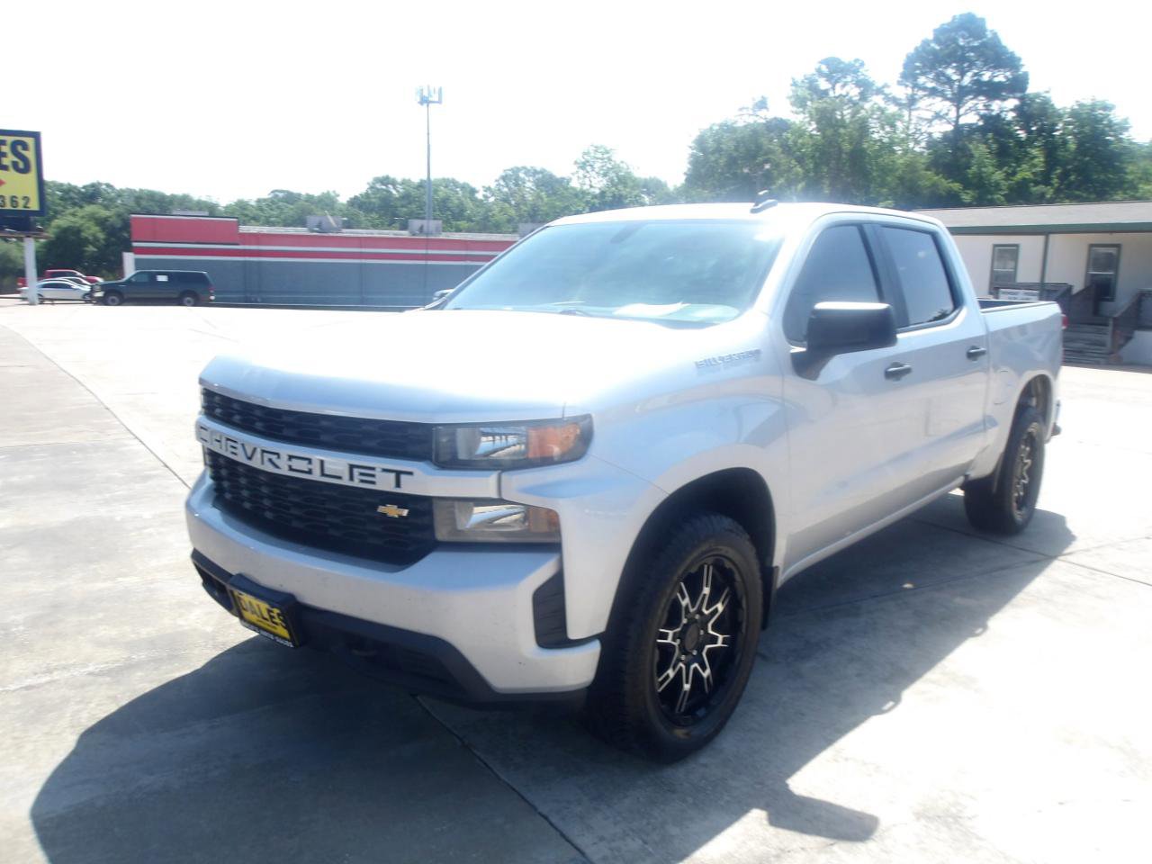 Used 2020 Chevrolet Silverado 1500 Custom w/ Custom Value Package RWD image 2