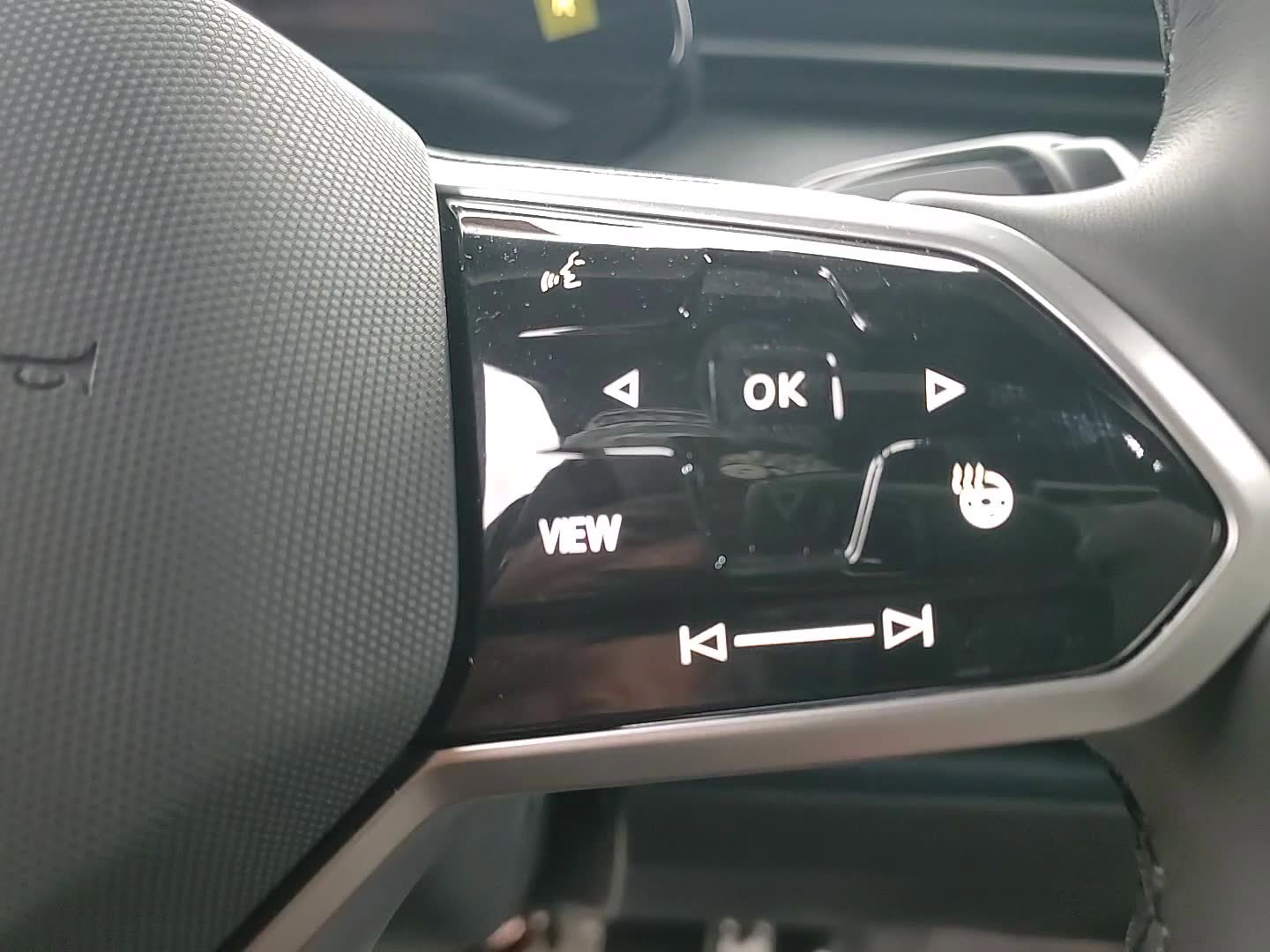 New 2025 Volkswagen ID. Buzz Pro S image 19