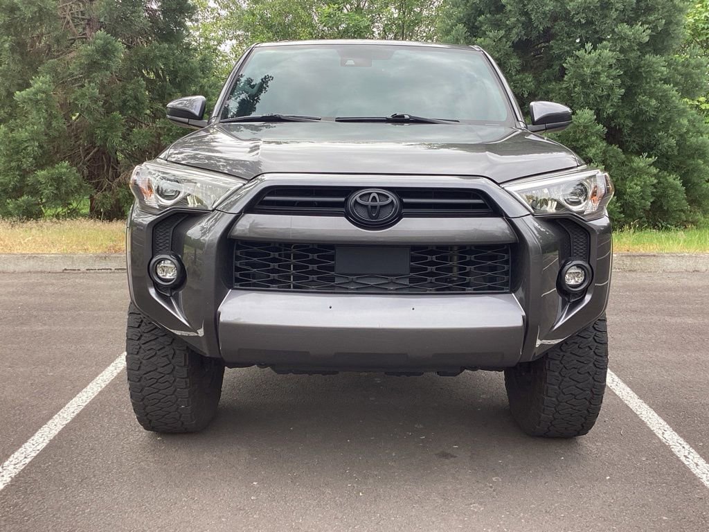 Used 2021 Toyota 4Runner SR5 AWD/4WD image 18