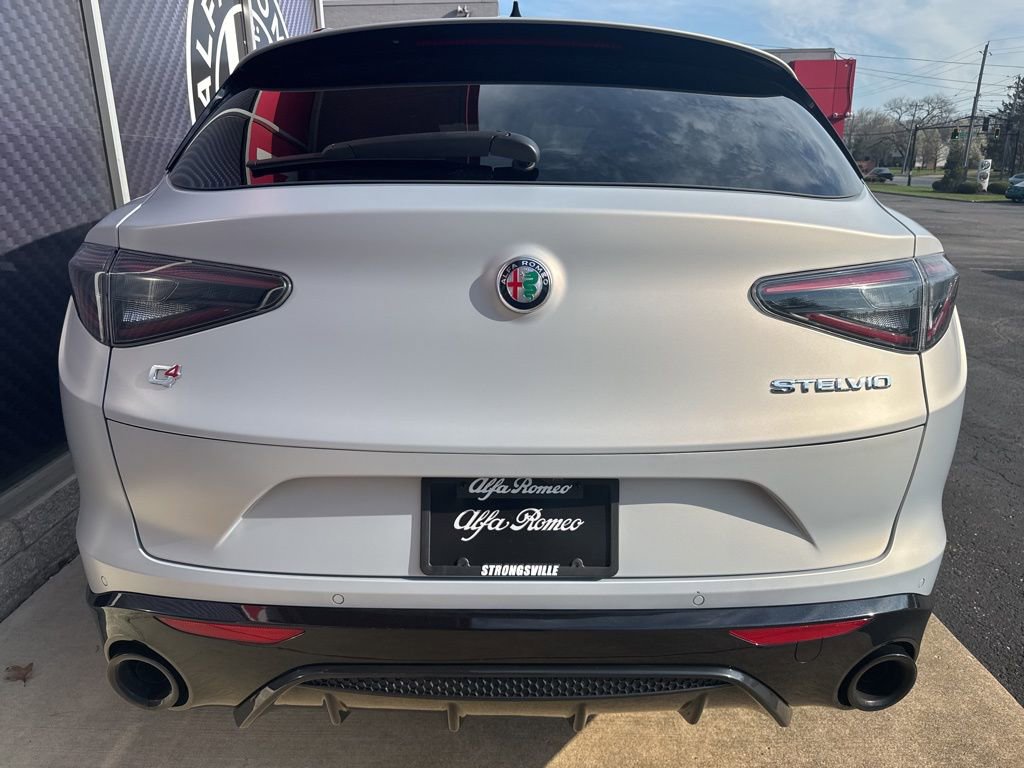 Used 2024 Alfa Romeo Stelvio AWD image 10