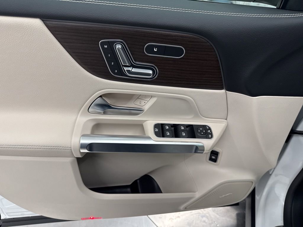 Used 2026 Mercedes-Benz GLB 250 image 17