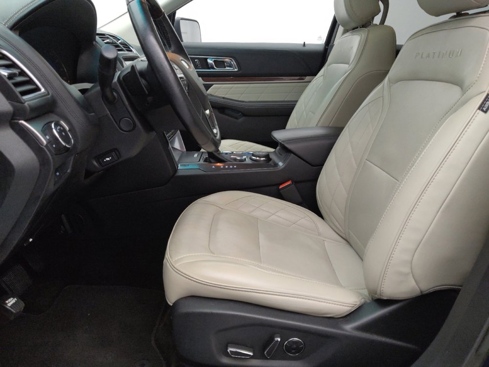 Used 2017 Ford Explorer Platinum image 17