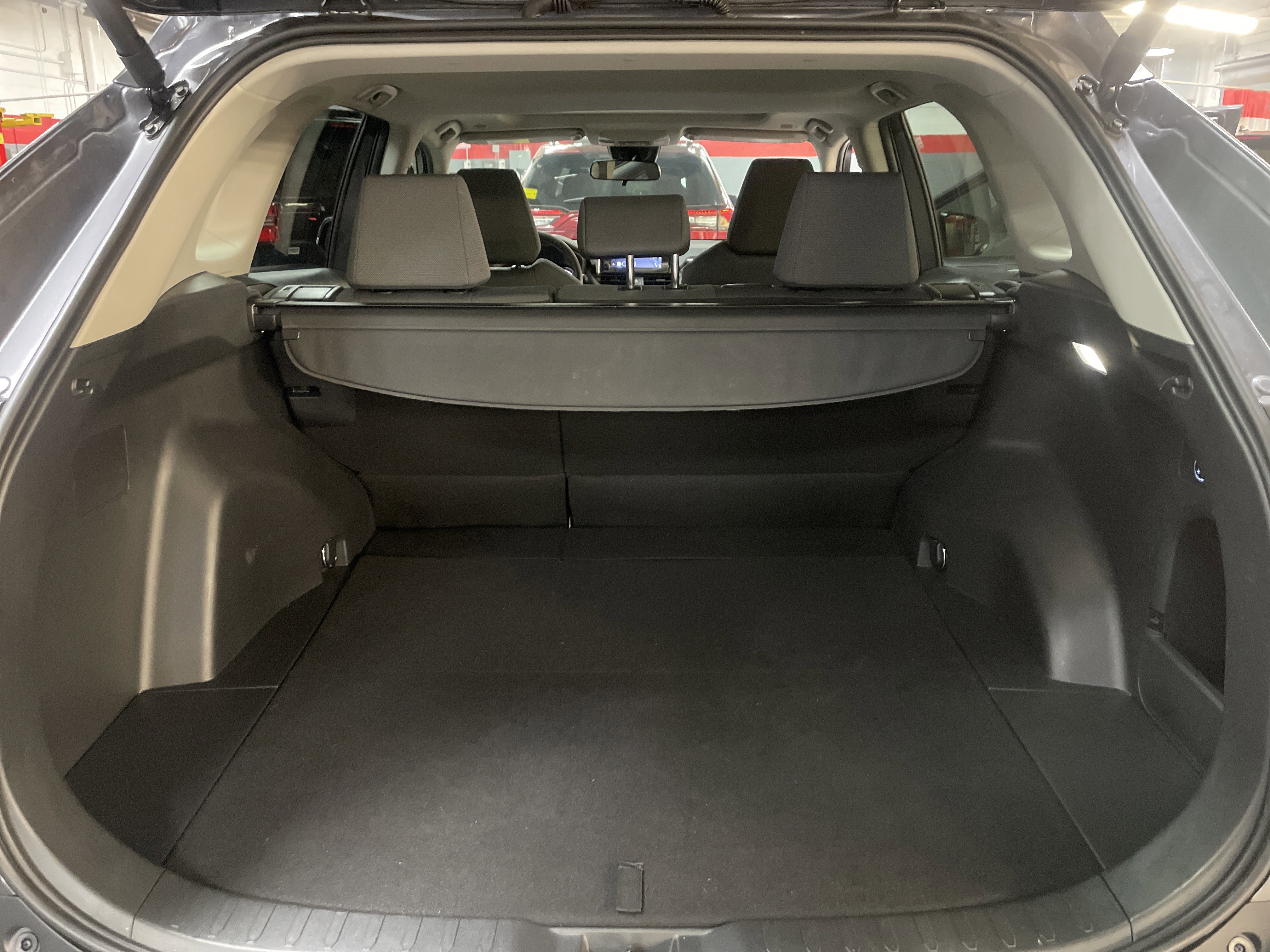 Used 2025 Toyota RAV4 XLE image 34