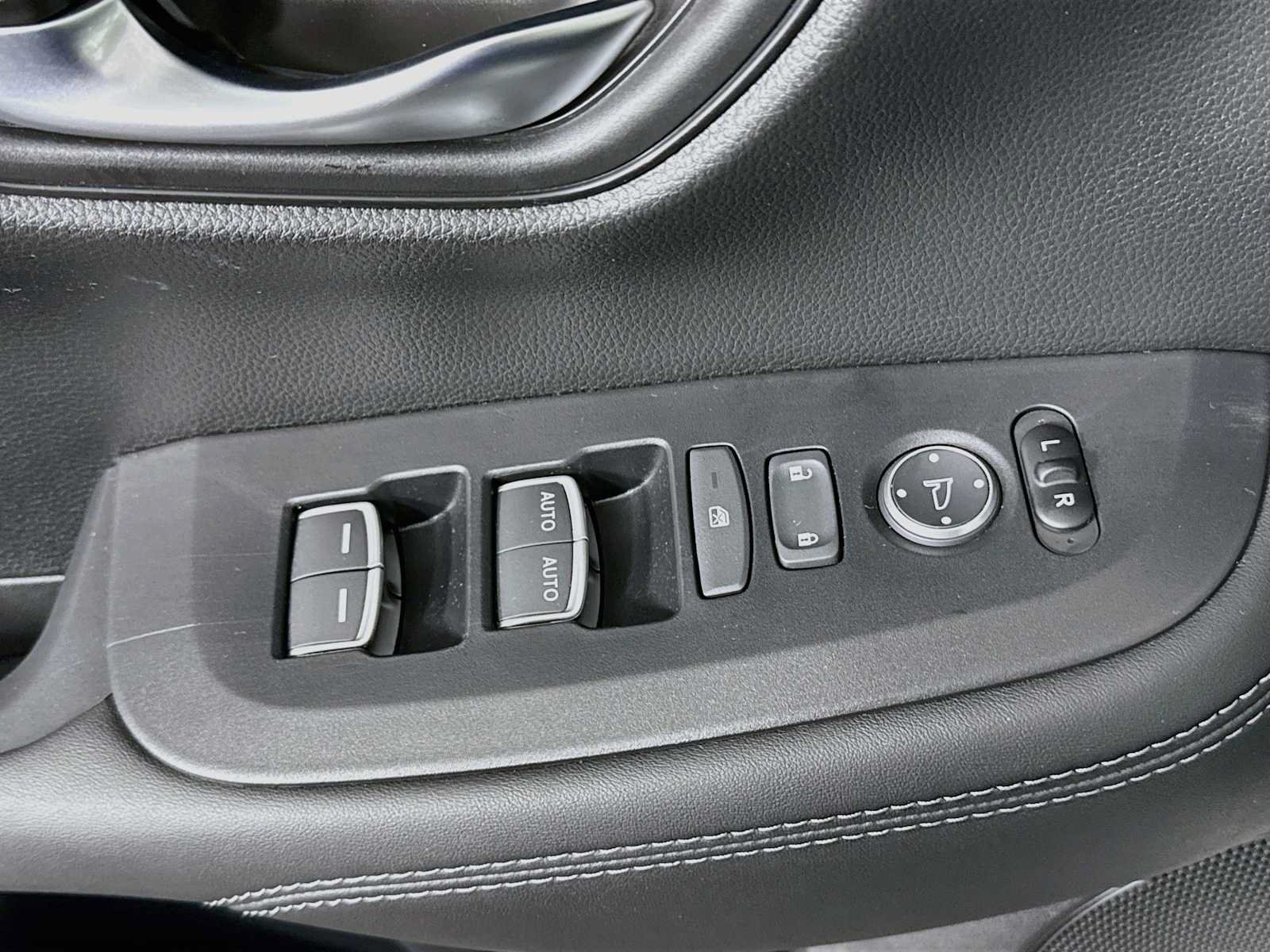 Certified 2026 Honda HR-V EX-L image 25