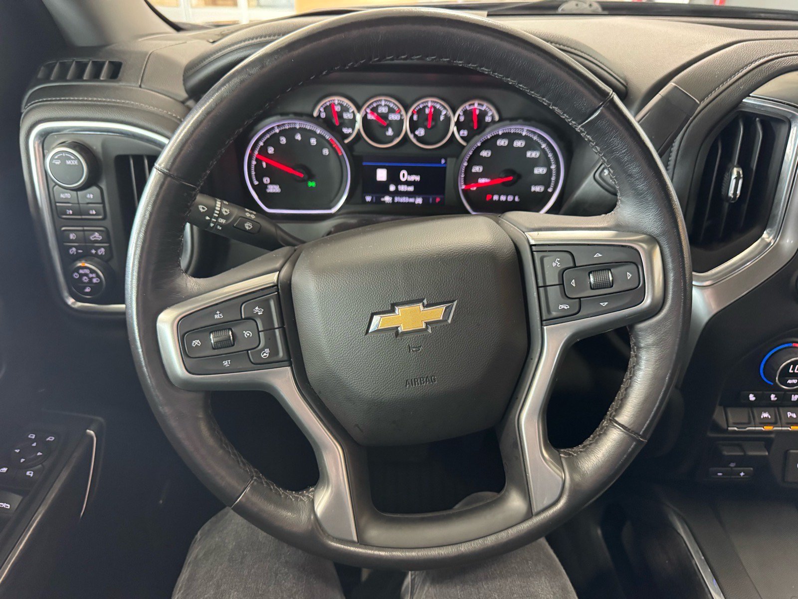Used 2022 Chevrolet Silverado 1500 LTZ w/ LTZ Premium Package AWD/4WD image 29