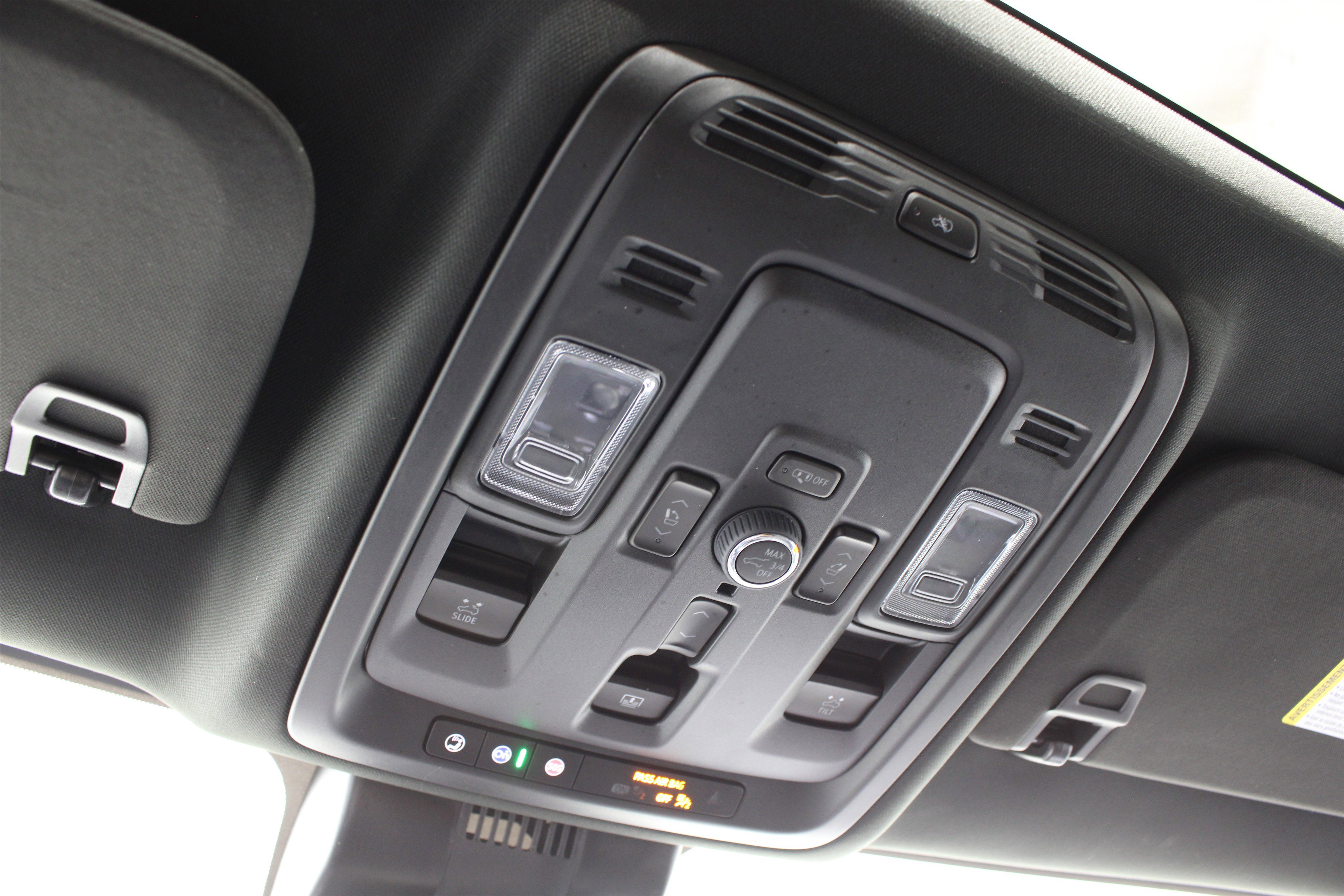 Used 2025 GMC Yukon Denali w/ Denali Reserve Package image 19