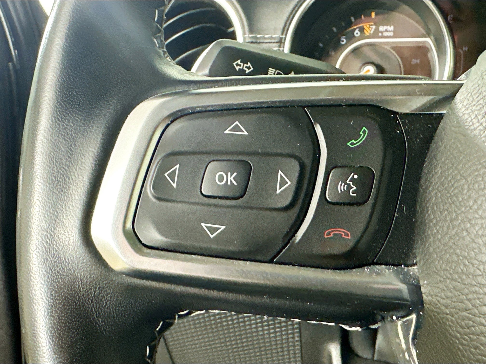 Used 2018 Jeep Wrangler Unlimited Sahara w/ Cold Weather Group AWD/4WD image 12