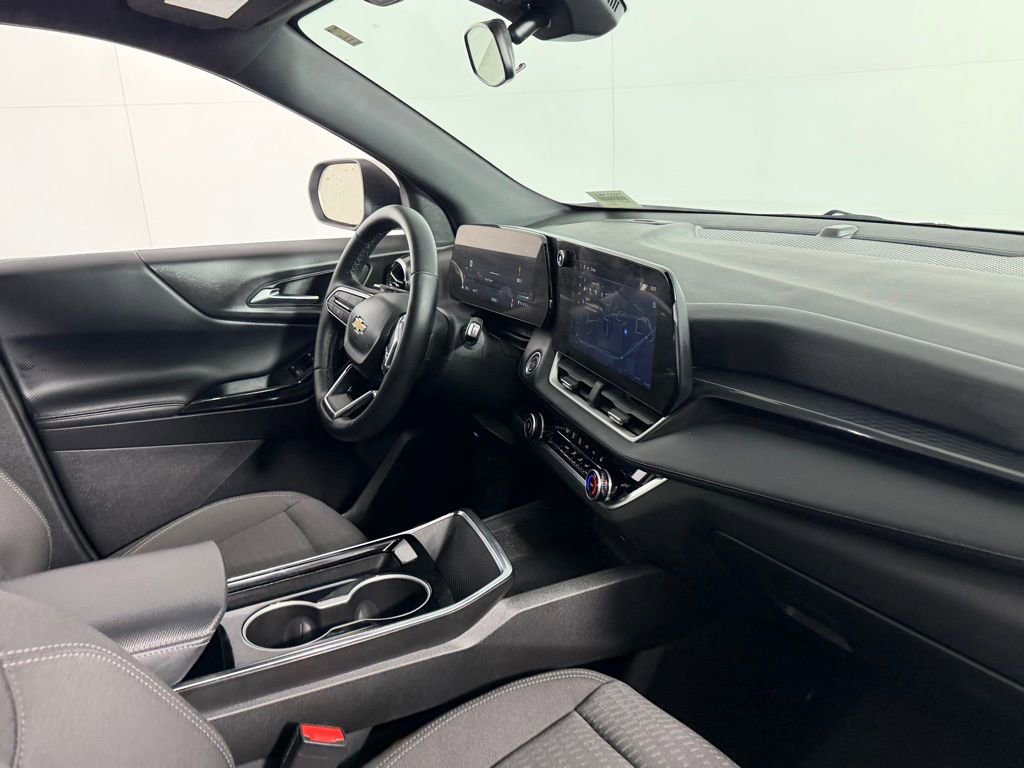 Used 2025 Chevrolet Equinox LT image 27