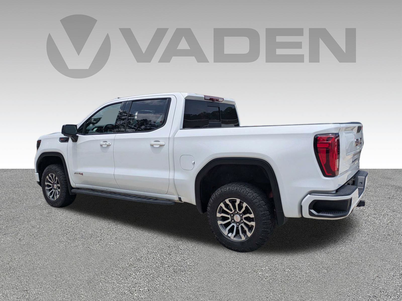 Used 2022 GMC Sierra 1500 AT4 w/ AT4 Premium Package AWD/4WD image 24