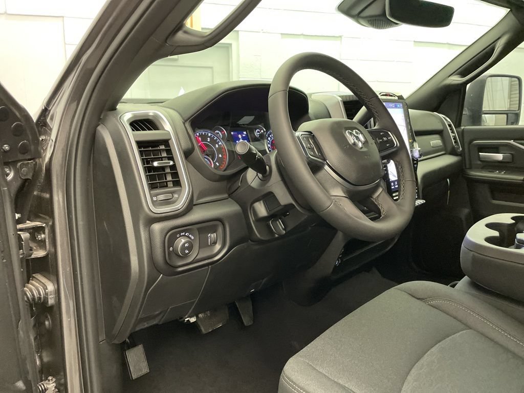New 2026 RAM 3500 Big Horn AWD/4WD image 18