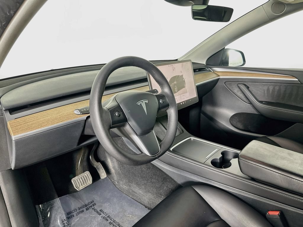 Used 2023 Tesla Model Y AWD image 9