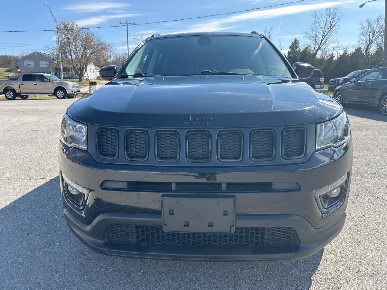 Used 2019 Jeep Compass Latitude image 2