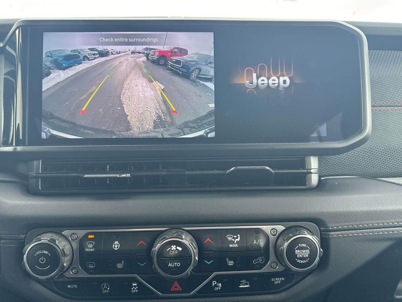 Certified 2024 Jeep Wrangler Unlimited Rubicon w/ Safety Group image 19