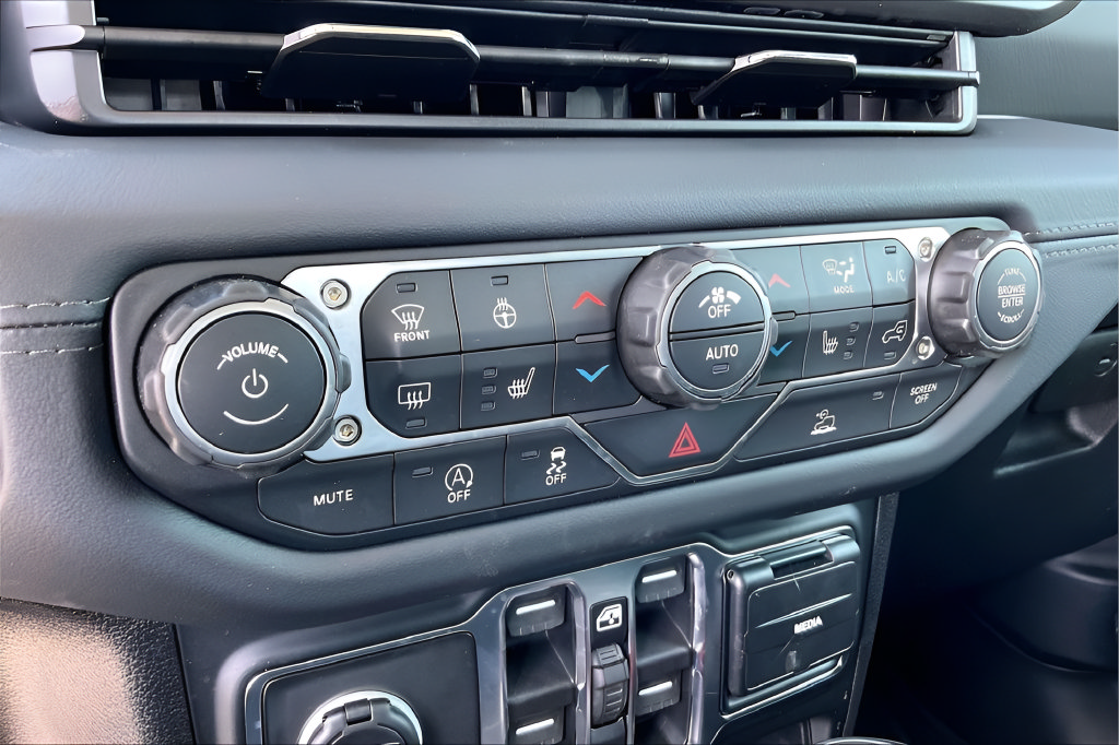 New 2026 Jeep Gladiator Sport AWD/4WD image 14