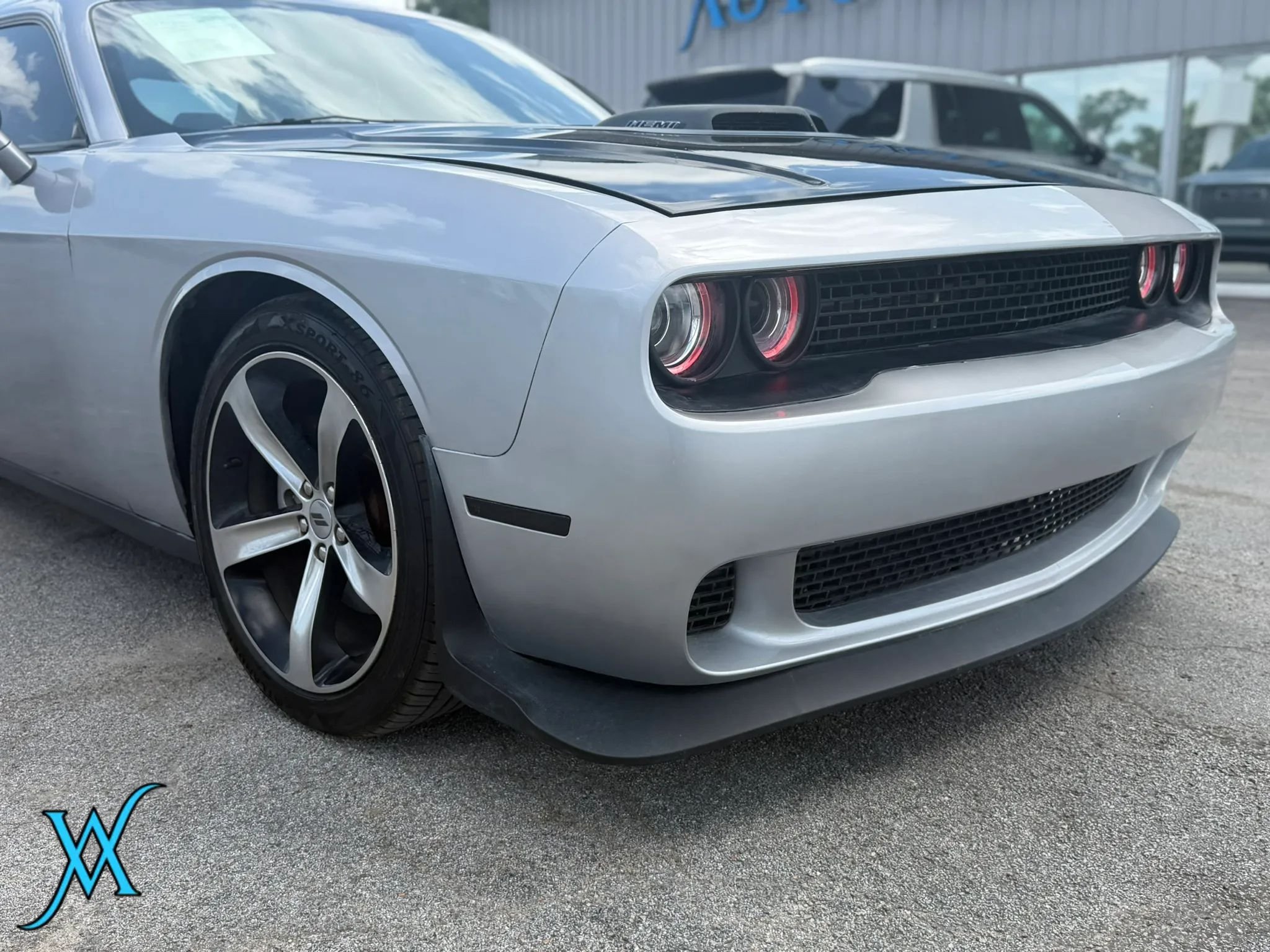 Used 2017 Dodge Challenger R/T RWD image 10