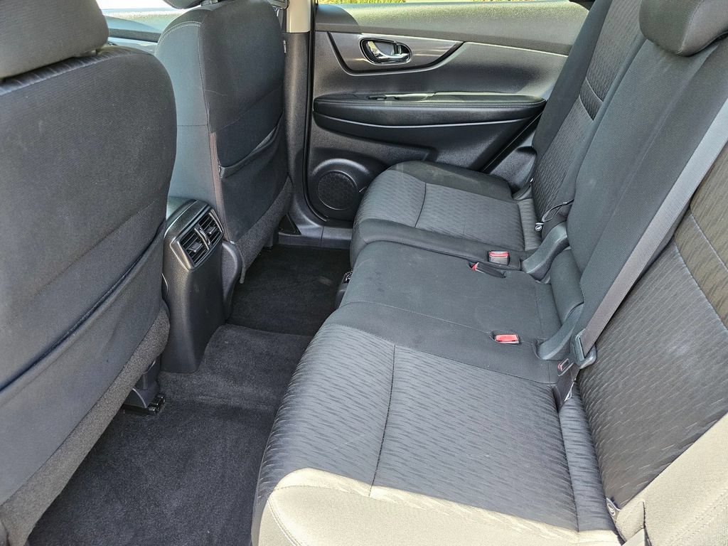 Used 2017 Nissan Rogue SV w/ SV Premium Package FWD image 21