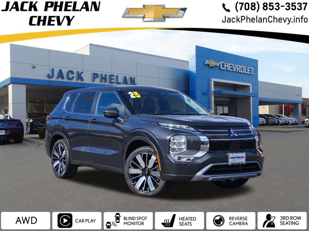 Used 2025 Mitsubishi Outlander SE