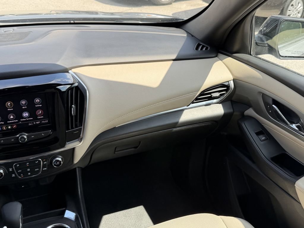 Used 2023 Chevrolet Traverse LS FWD image 17