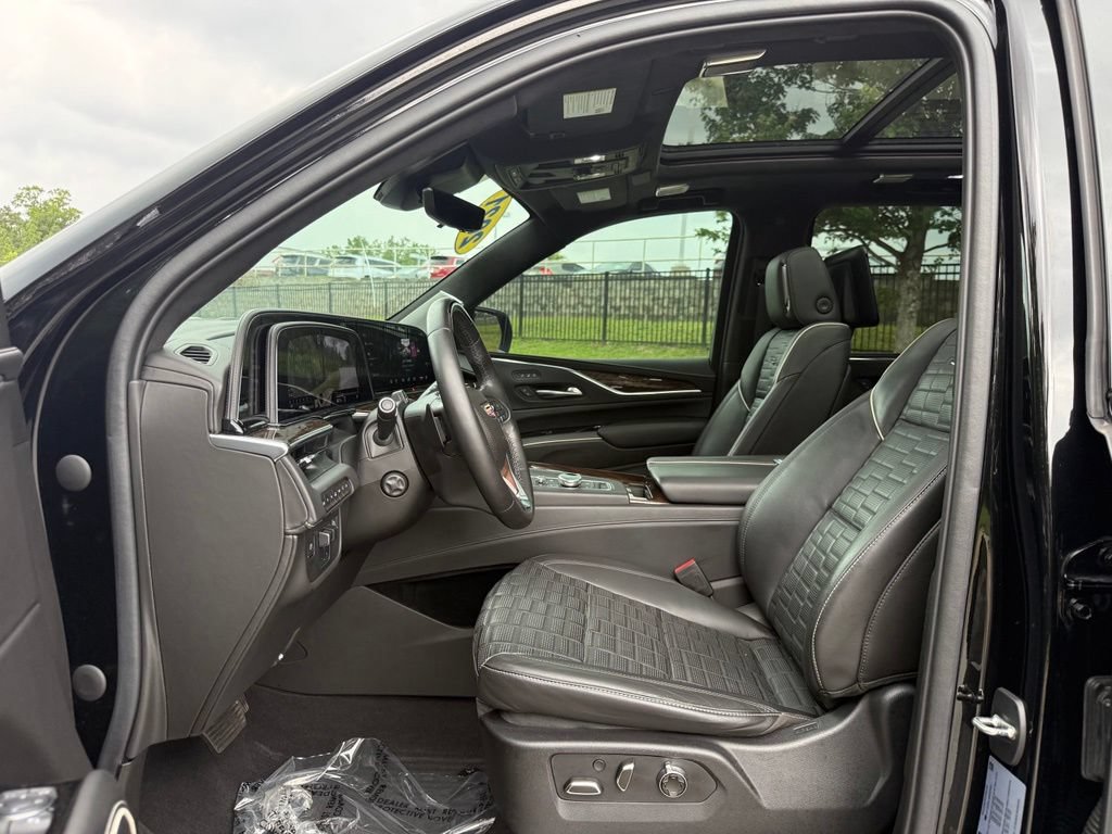 Used 2021 Cadillac Escalade ESV Sport Platinum AWD/4WD image 25