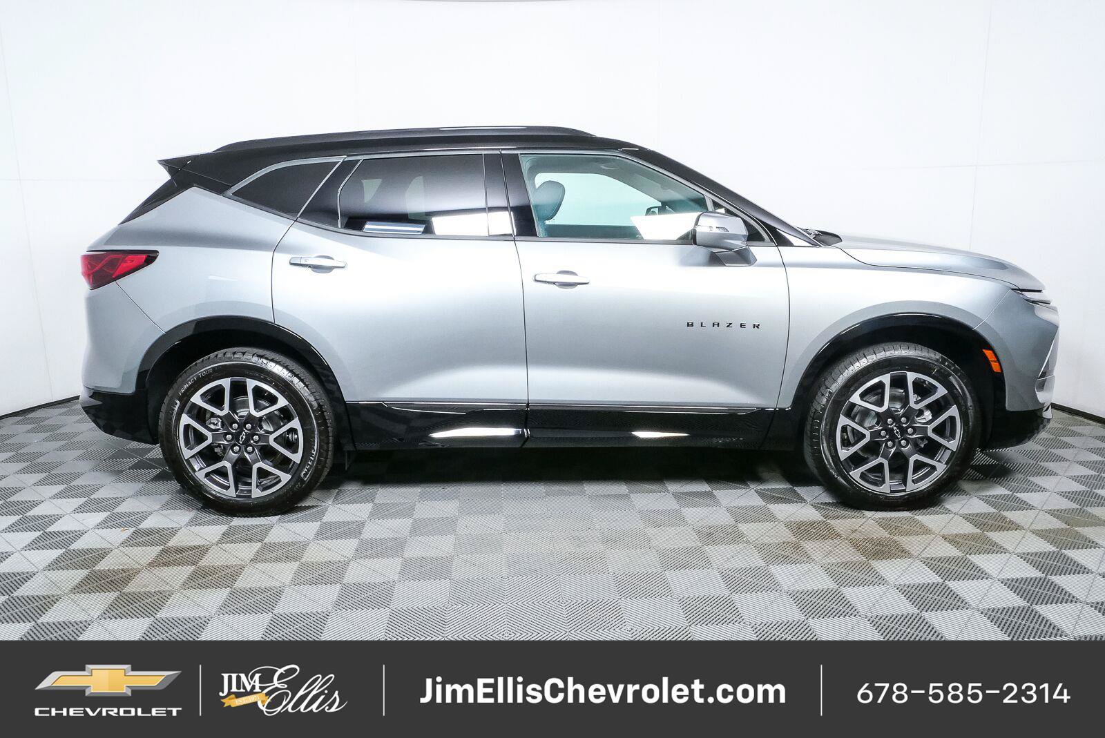 New 2026 Chevrolet Blazer RS w/ LPO, Floor Liner Package FWD image 2