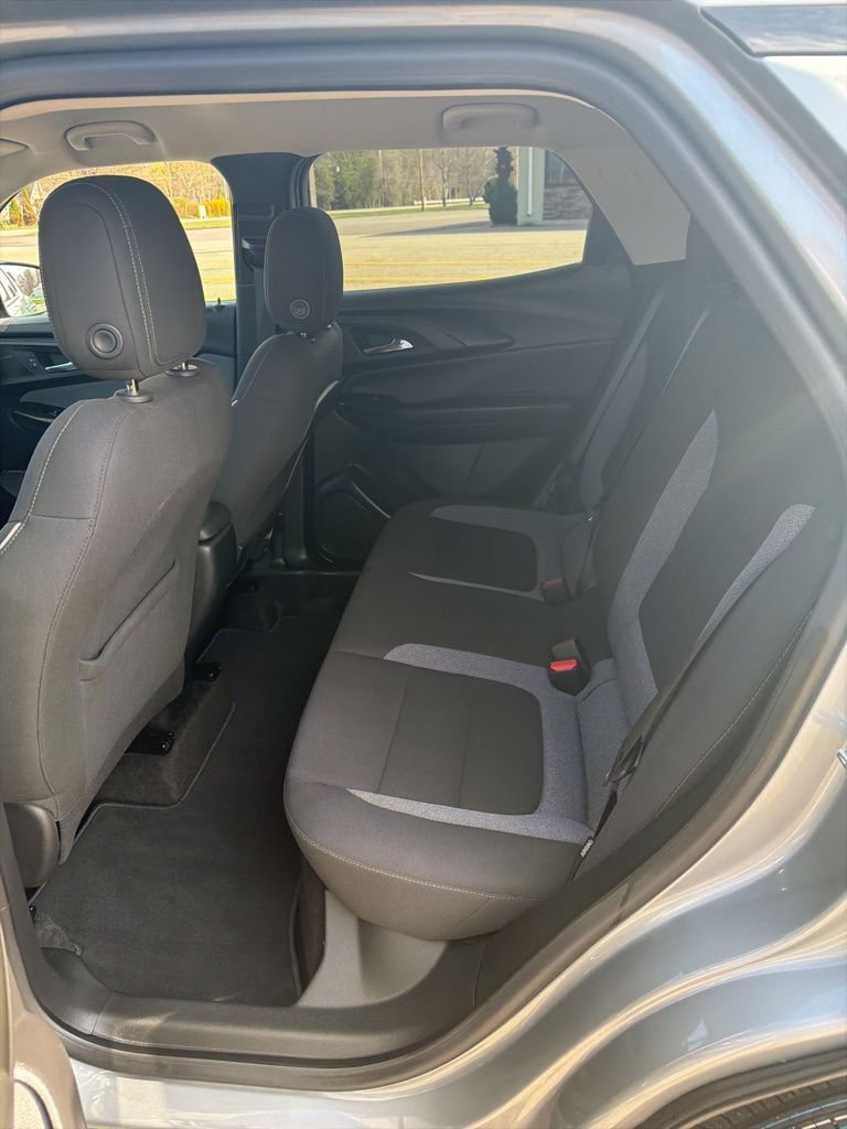 Used 2023 Chevrolet TrailBlazer LT FWD image 13