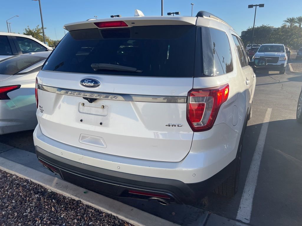 Used 2017 Ford Explorer XLT w/ Equipment Group 202A image 2