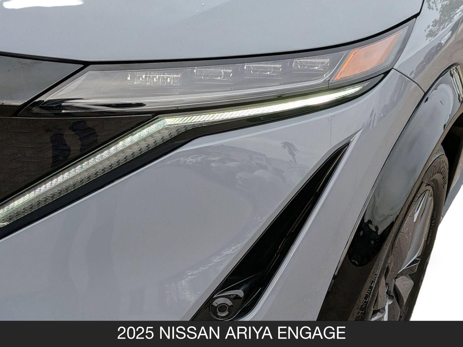 Used 2025 Nissan Ariya FWD image 11