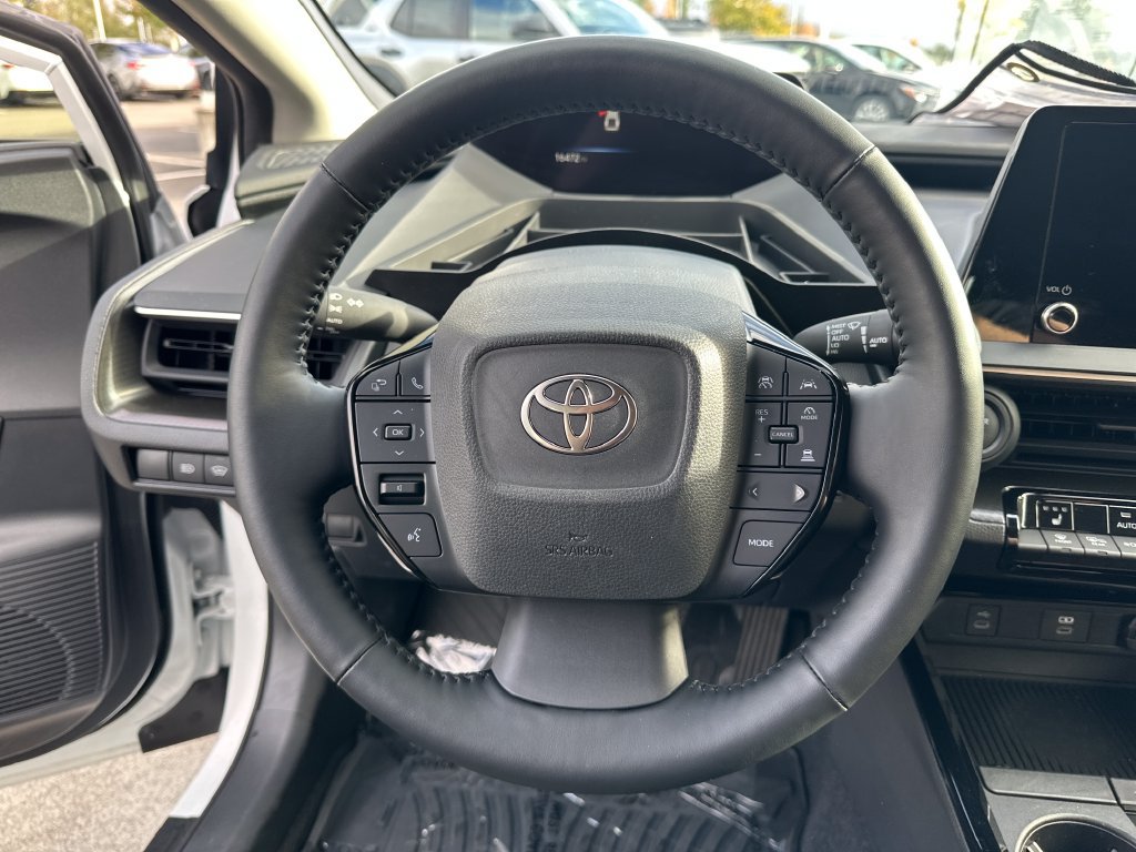 Certified 2026 Toyota Prius FWD image 18