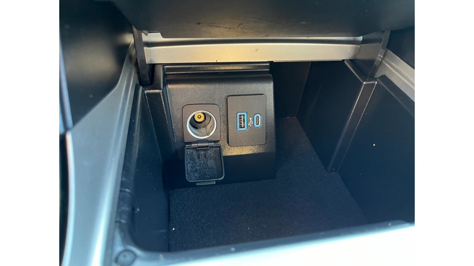 Used 2024 Ford Explorer ST-Line w/ Class IV Trailer Tow Package image 21