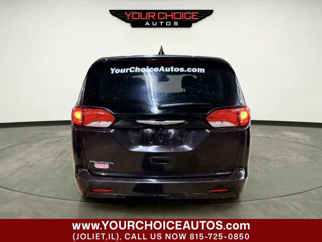 Used 2017 Chrysler Pacifica Touring FWD image 4