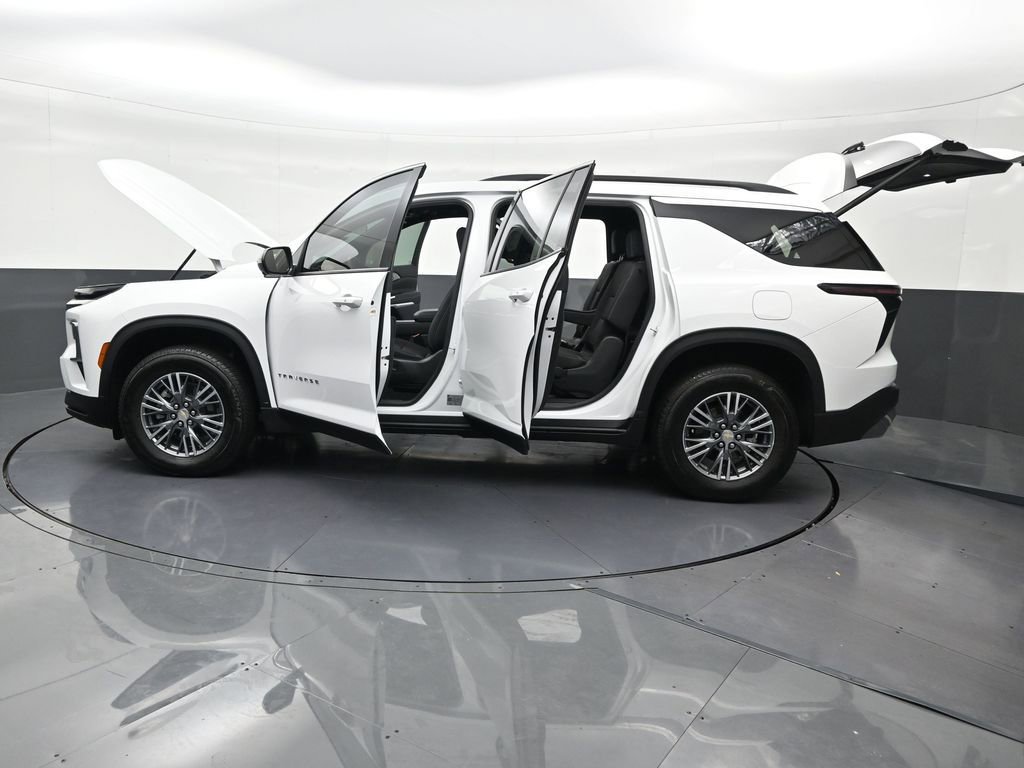 Used 2025 Chevrolet Traverse LT w/ Driver Confidence Package FWD image 35