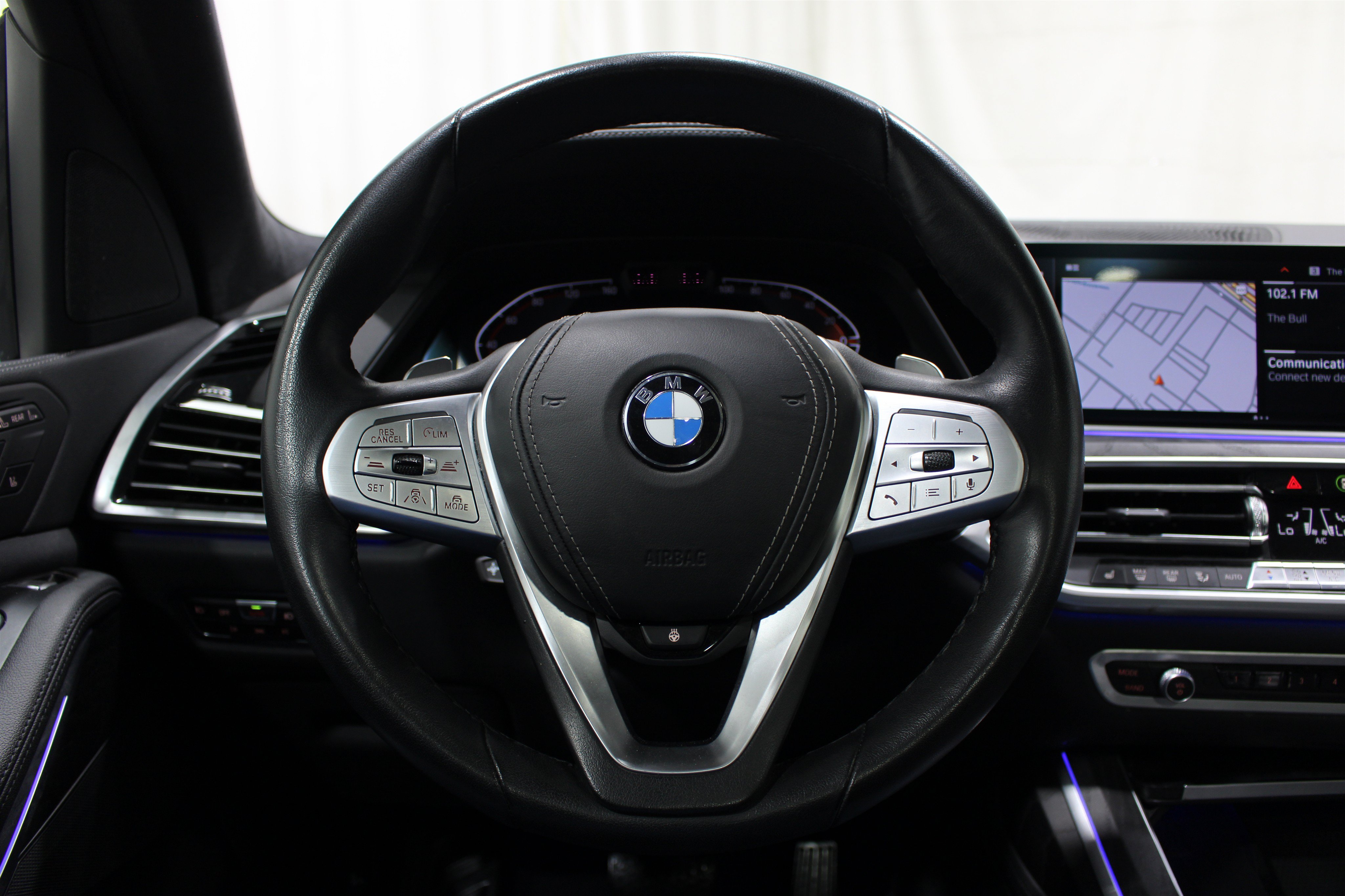 Used 2022 BMW X7 xDrive40i w/ Premium Package AWD/4WD image 12