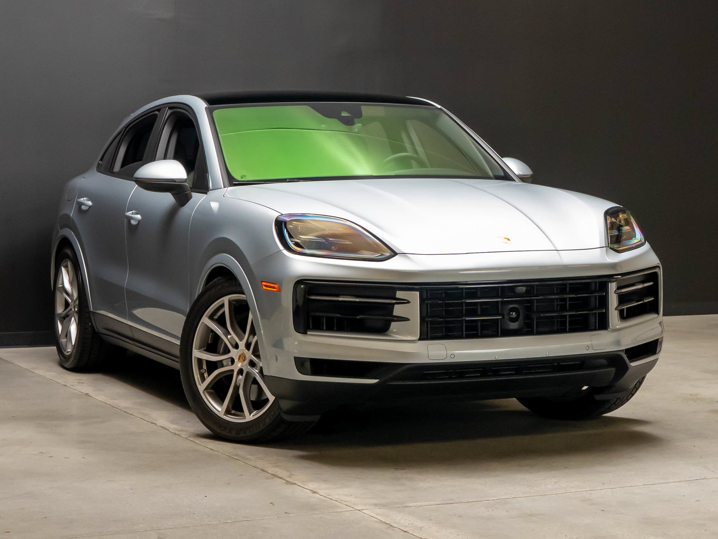 Certified 2024 Porsche Cayenne Coupe AWD/4WD image 9