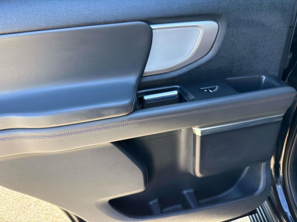 Certified 2025 Ford Expedition Active image 8