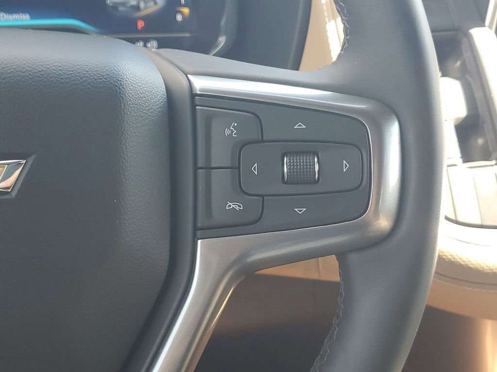 Used 2024 Chevrolet Suburban Premier image 38