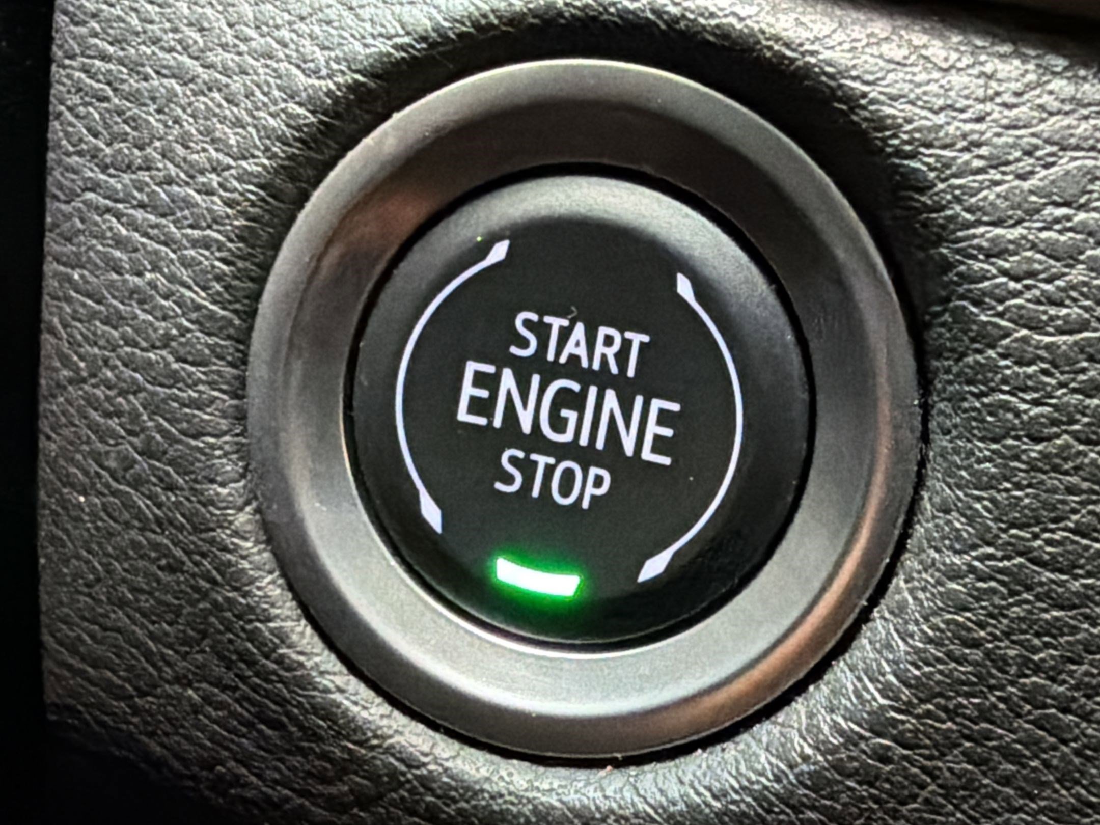 Used 2025 Cadillac XT4 Premium Luxury FWD image 27